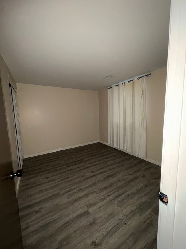 Building Photo - 3 Bedroom Condo in Dayton