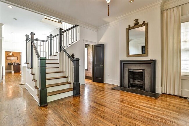 Building Photo - 276 9th St NE