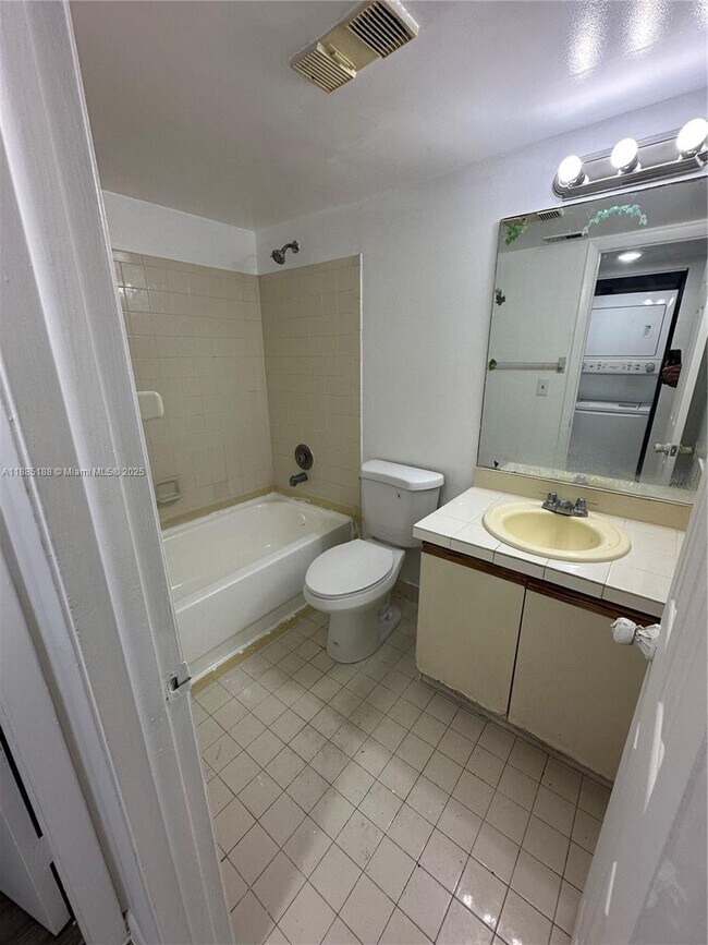 Foto del edificio - 9000 NW 28th Dr