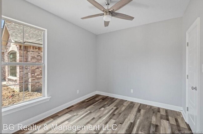 Foto del edificio - 4 br, 2 bath House - 560 Shelia Drive