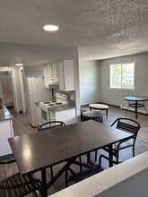 Building Photo - 1337 Canyon Rd