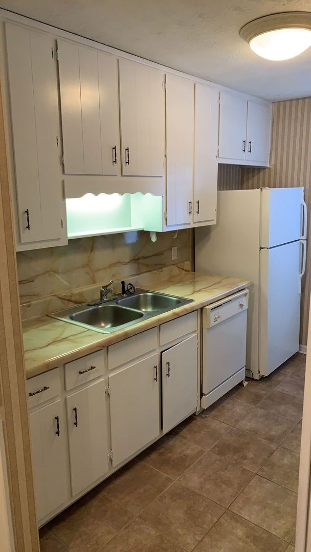 Foto del edificio - BEAUTIFUL 2 bedroom 2 bathroom Duplex