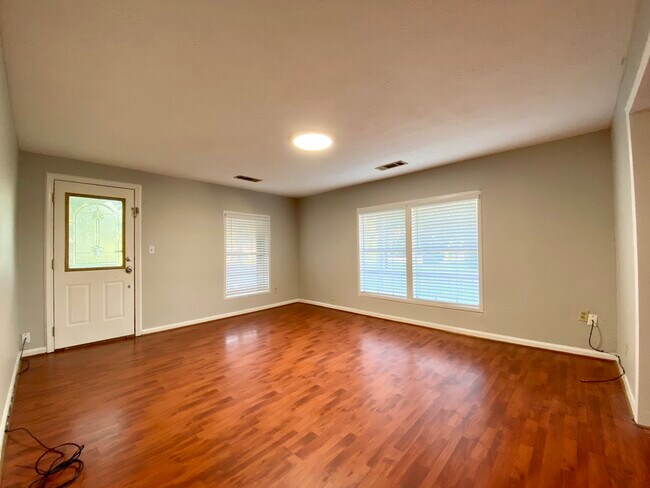 Foto del edificio - 2503 Ave G