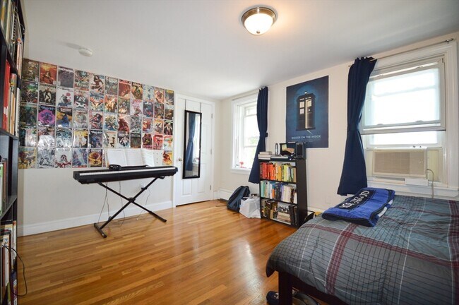 Foto del edificio - 678 Bennington St