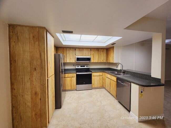 Foto del edificio - 6108 Whiskey Creek Dr