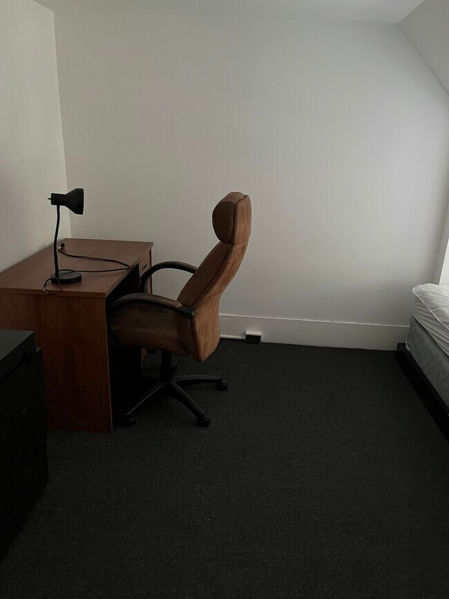 Dormitorio superior 1 - 209 Stewart Ave