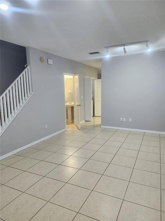 Foto del edificio - 6512 Osprey Lake Cir