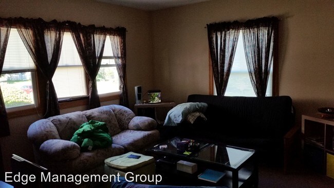 Building Photo - 2521 Iowa