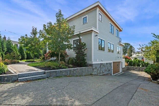 Foto del edificio - 99 Naugus Ave