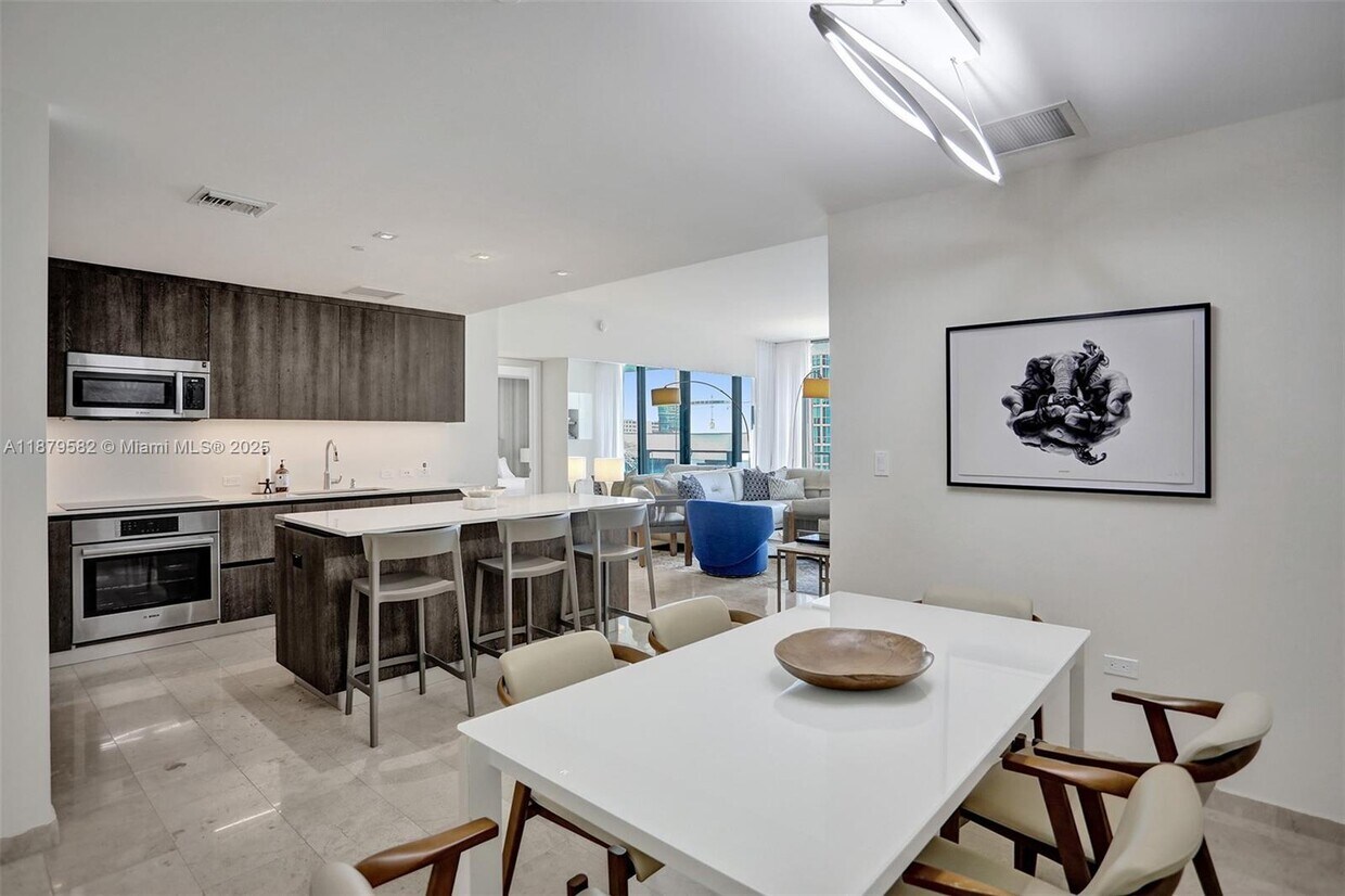 Foto principal - 68 SE 6th St