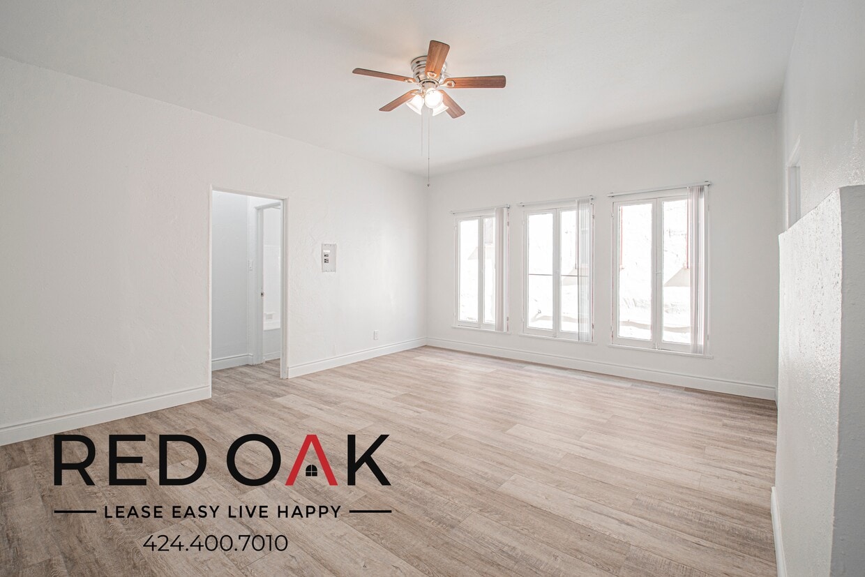 Foto principal - 350 E Cypress Ave