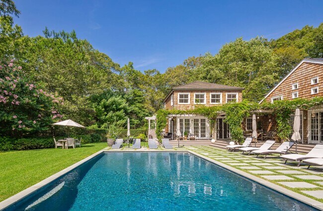 Foto del edificio - 41 Deep Woods Ln