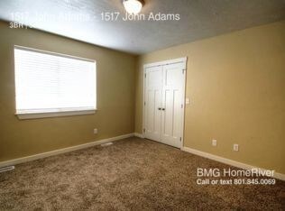 Building Photo - 1517 John Adams Pky