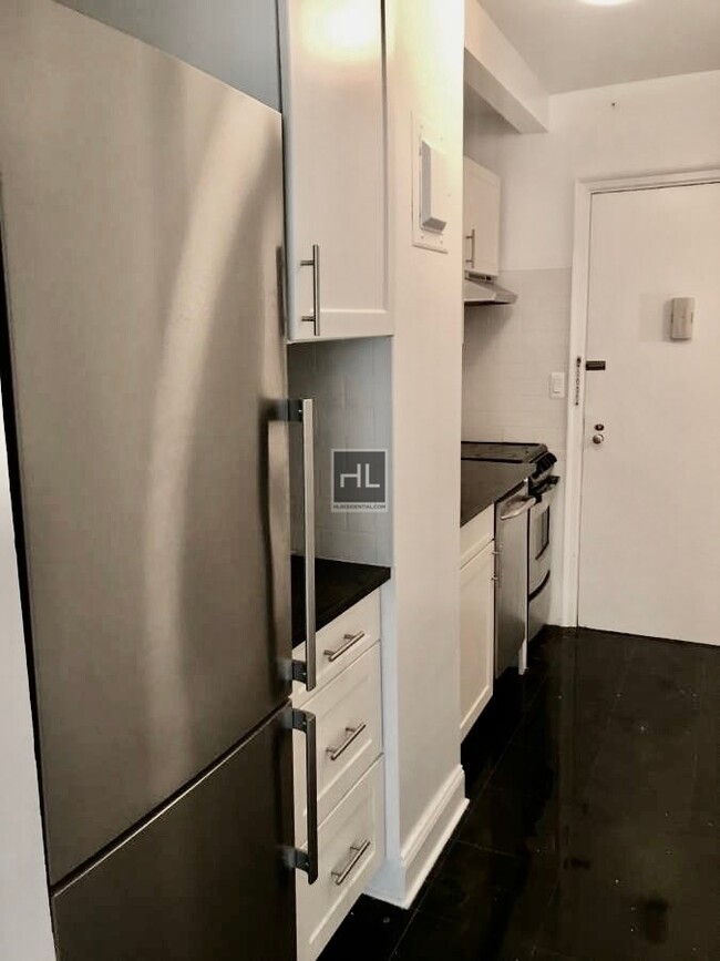 Foto del edificio - 310 E 44th St