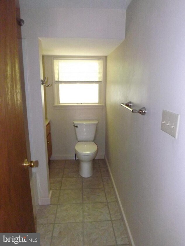 Primary Photo - 4002 Linden St