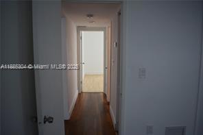 Foto del edificio - 9760 Bay Harbor Terrace