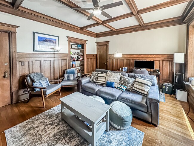 Foto del edificio - 559 W Surf St