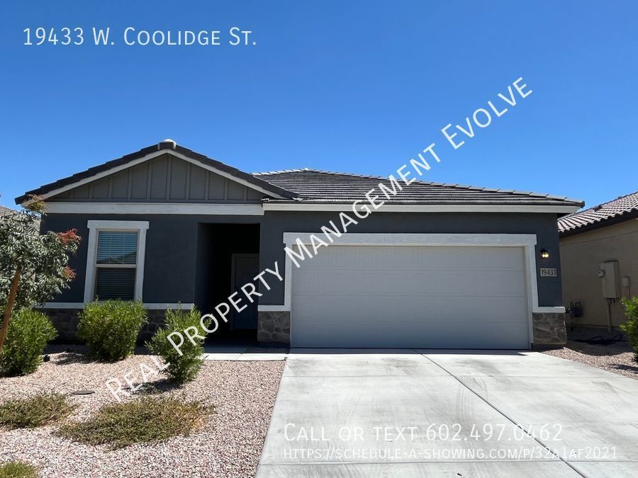 Primary Photo - FREE RENT FOR JULY!!! AMAZING MOVE-IN SPEC...
