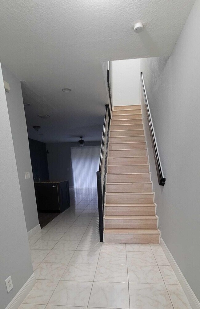 Foto del edificio - 9498 S Military Trl