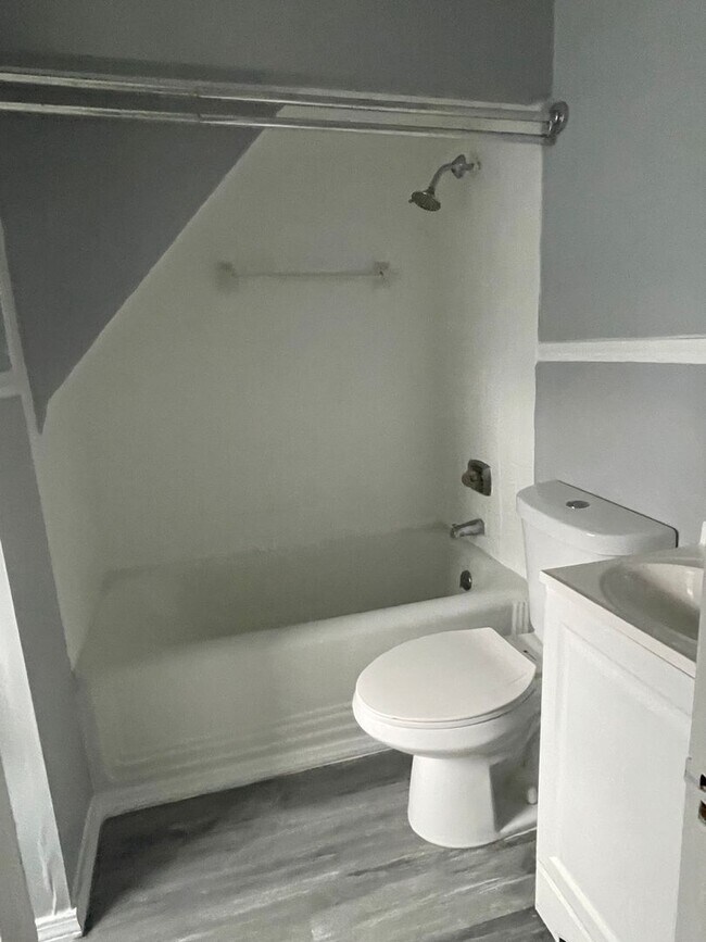 Foto del edificio - 3892 E 154th St