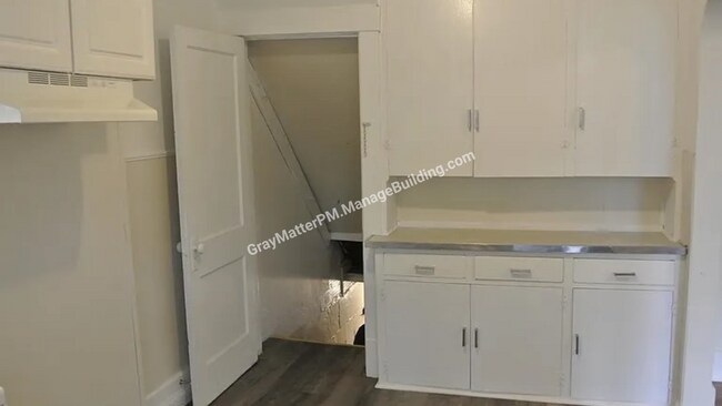 Foto del edificio - 861 Priestley Ave