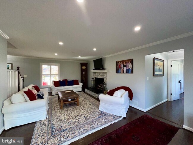 Foto del edificio - 909 St Stephens Rd