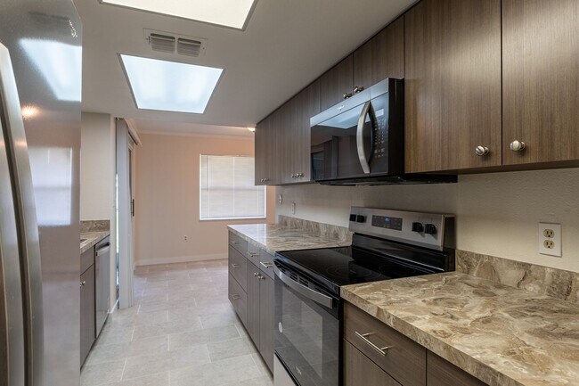 Foto del edificio - Waterfront 2/1 Newly Remodeled in PGI $300...
