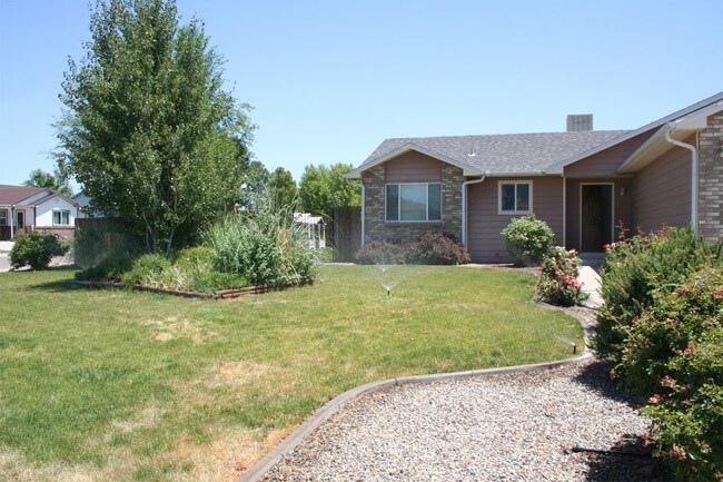 Building Photo - 438 Breeze Dr
