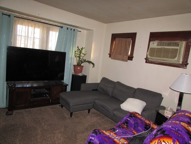 Foto del edificio - 1233 S 87th St