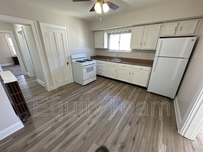 Building Photo - 1213 Texas Ave