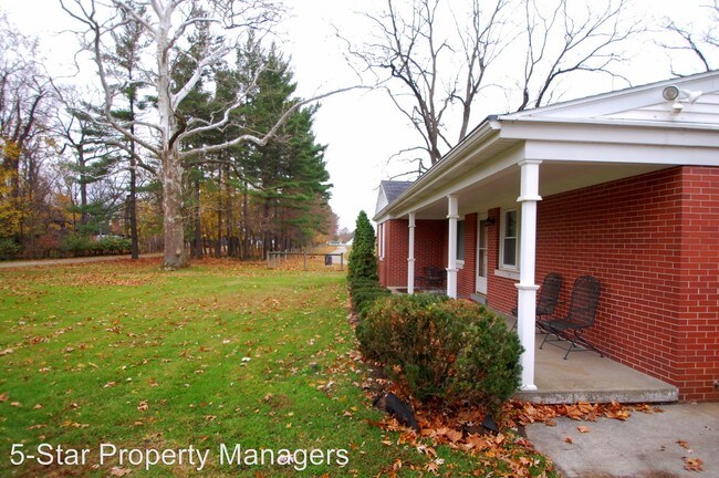 Building Photo - 3 br, 2 bath House - 1604 Lincolnway East