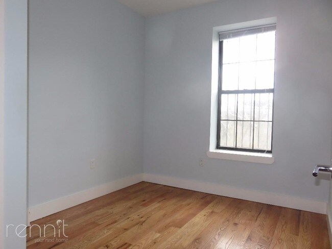 Foto del edificio - 137 Albany Ave