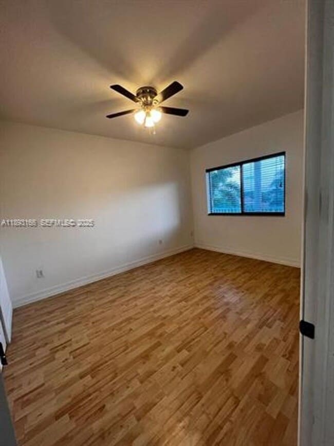 Foto del edificio - 10700 NW 66th St