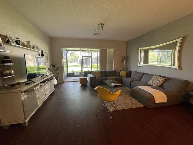 Foto del edificio - 3393 Shallot Dr