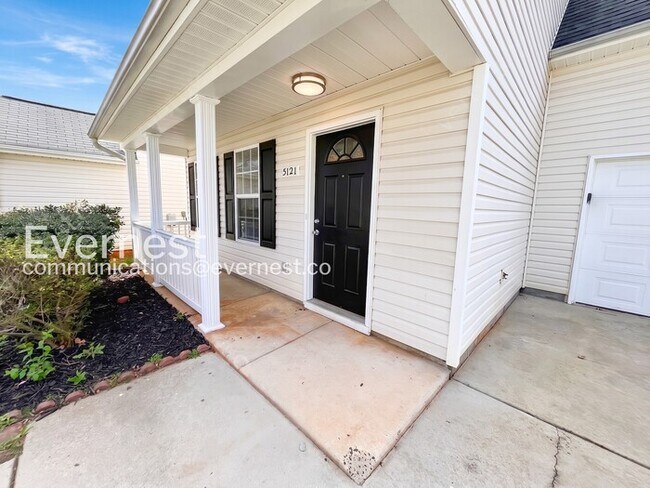 Foto del edificio - 4 Bed, 3 Bath Single Family Home with Garage Parking / Pet-Friendly / Vouchers Accepted / Availab...
