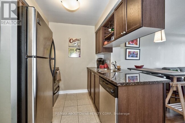 Building Photo - 2325 Central Park Dr