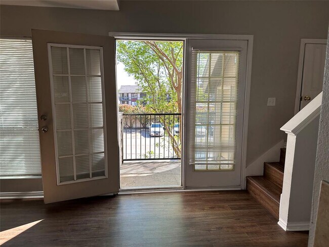 Foto del edificio - 9817 Walnut St