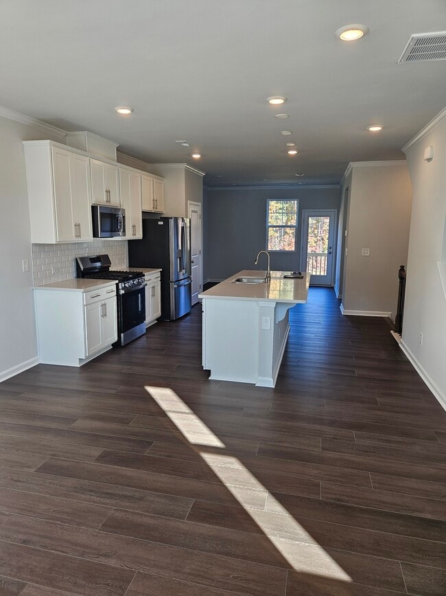 Building Photo - 530 Light Oak Way