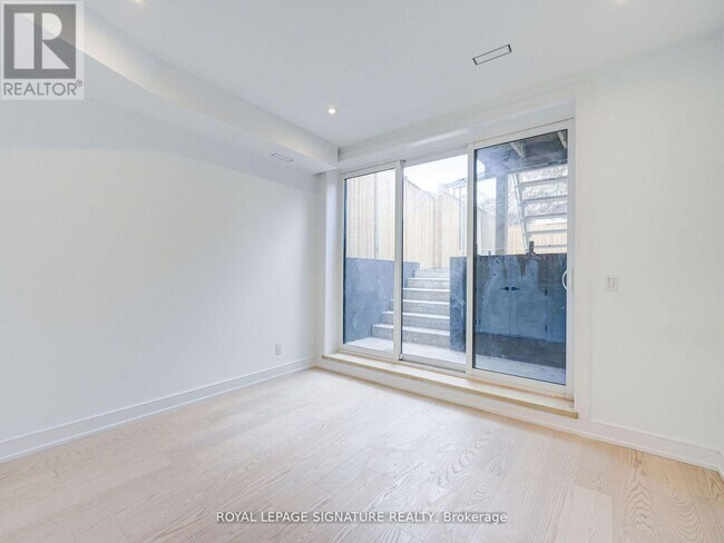 Building Photo - 376 O'Connor Dr