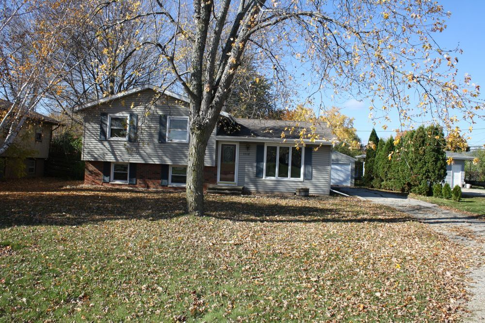 Foto principal - 3 Bedroom Home...Fenced in Yard