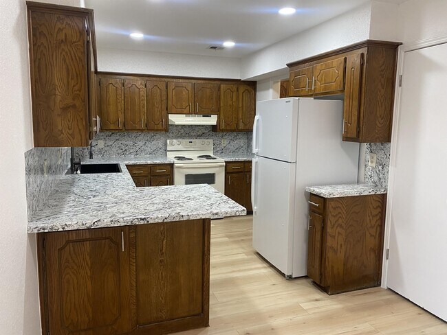 Building Photo - 804 Hawks Nest Dr