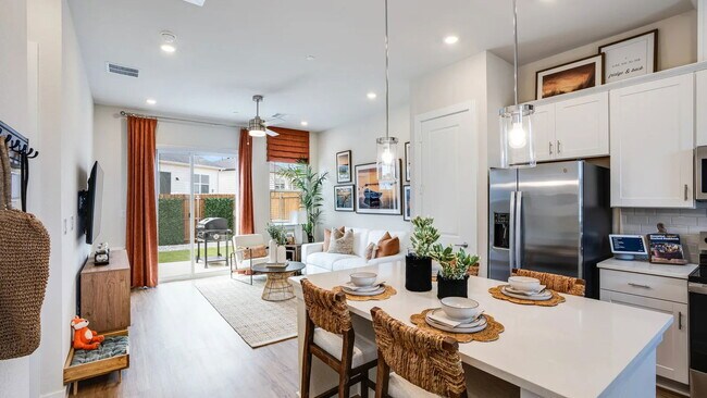 Foto del edificio - North Elm Street, Denton, TX 76207 - 2 BR 2 BA house