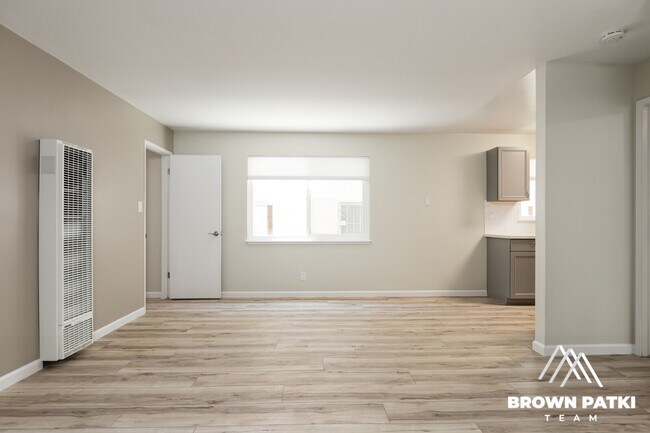 Foto del edificio - 412 Commercial Ave