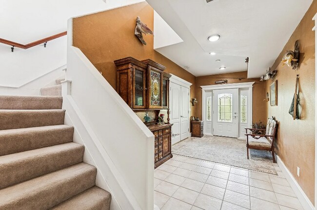 Building Photo - 356 S Many Lakes Dr