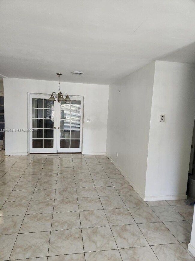 Foto del edificio - 3345 Hayes St