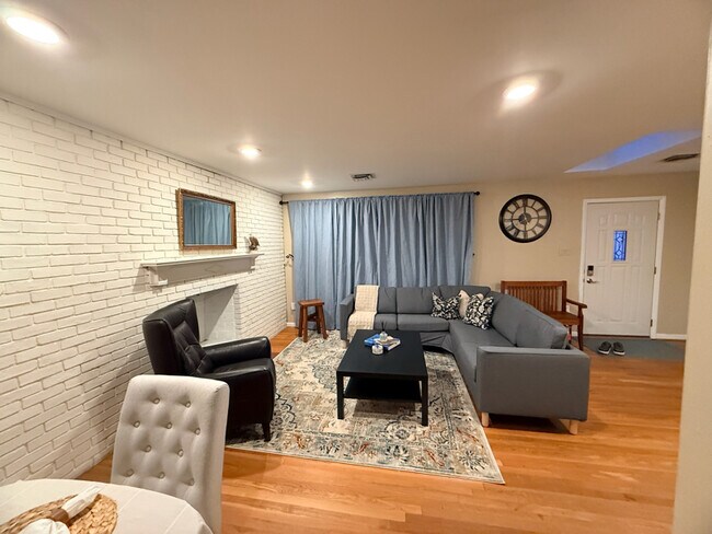 Foto del edificio - 3452 Quaker Ct