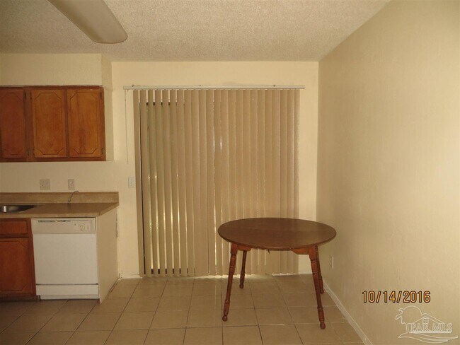 Building Photo - 2811 Langley Ave