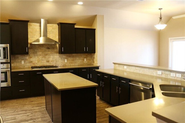 Foto del edificio - 7405 Idle Hour Dr