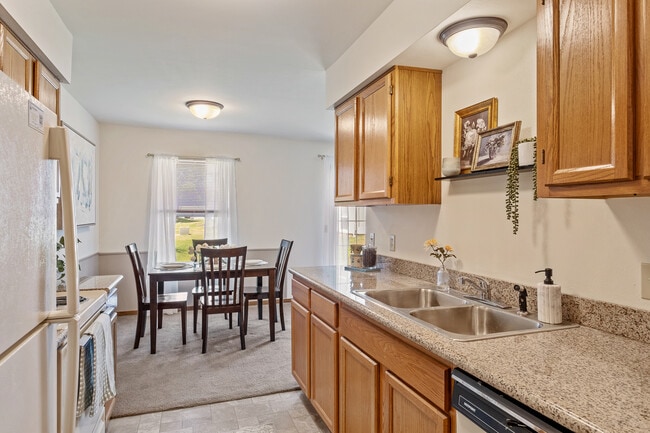 Building Photo - Brookmeadow Apartments