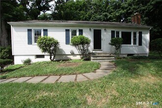 Building Photo - 6 Cherry Ln